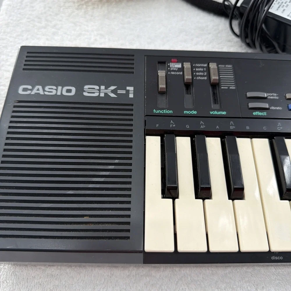 Vintage Casio SK-1 Portable 32 Key Sampling Keyboard w/ Power Supply Works Great
